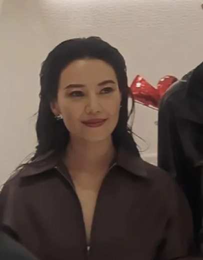 高圆圆线下活动照，老得有点认不出了