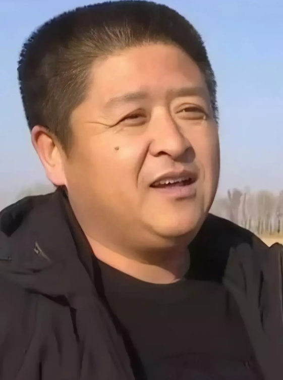 看看人家开鲁县皮镇长，接受采访时的语气和态度，不得不让人佩服他的情商和智商，这才
