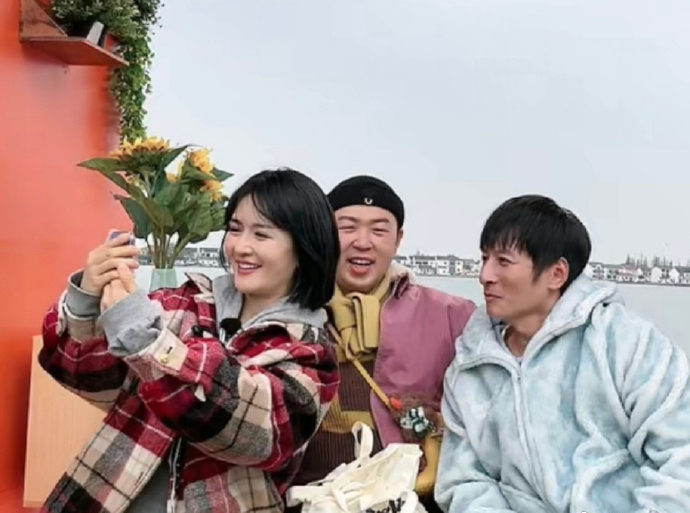 谢娜、李维嘉、杜海涛合体。