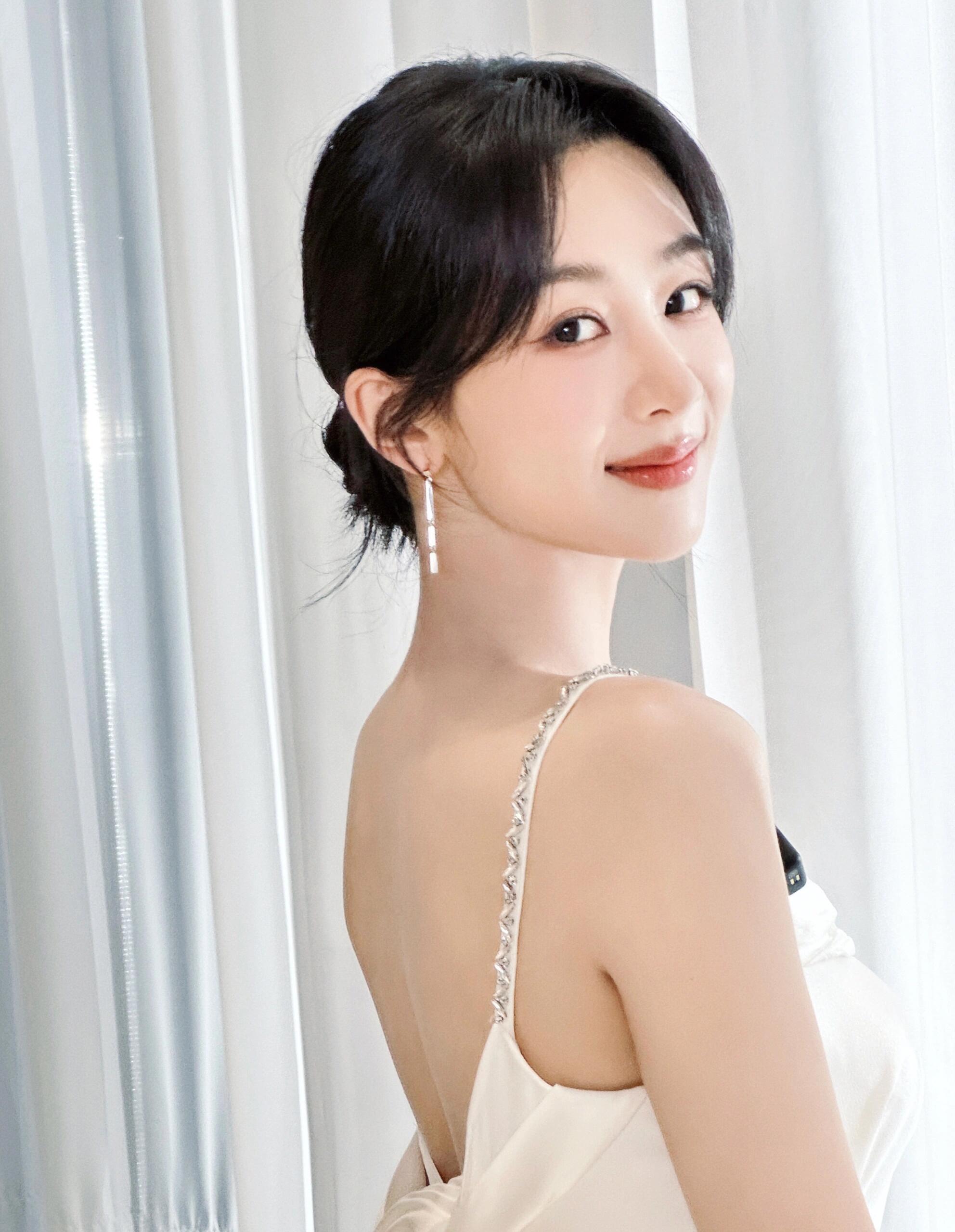 杨紫——气质迷人