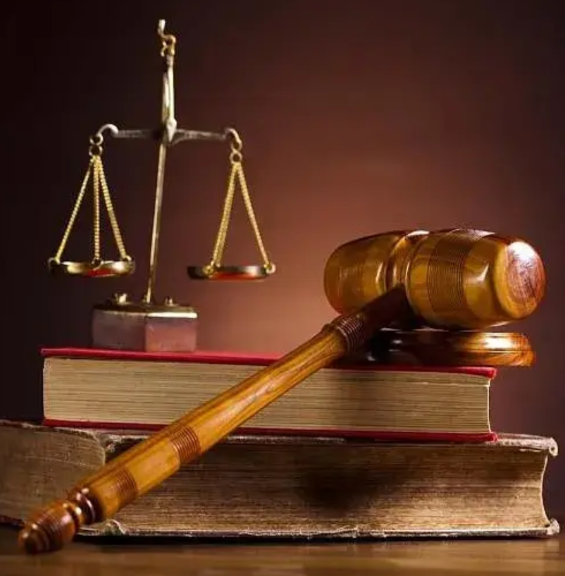在青海西宁，发生了这样一起令人不齿的案件。钟伟，一个毫无诚信可言的人，为了资金周