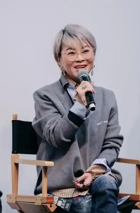 今天娱乐圈又有大瓜可吃啦！
 
就在2月23日，网友突然爆料，《且试天下》剧组的