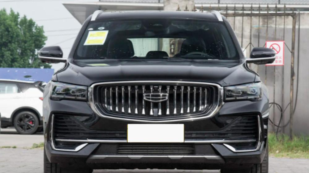 全新吉利车标正式启用！2.0T8AT近4.8米SUV，现款12万就能入手