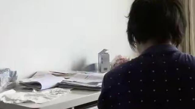 湖南女孩考上名校后，竟逼父母离婚，母亲：只有丧偶，没有离婚