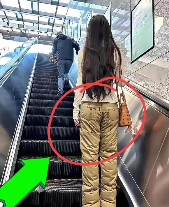 妈呀，第一次见这女人怎么这样啊