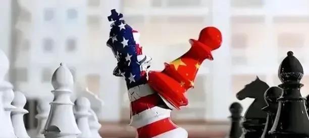 美国打的不是俄罗斯，打的是咱们。现在这场游戏是中美的较量，俄罗斯根本不重要。它现