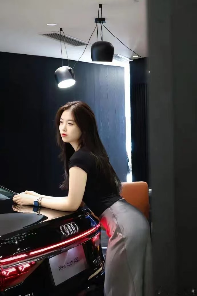 你对喜欢今天这么穿搭的我吗哈哈哈哈