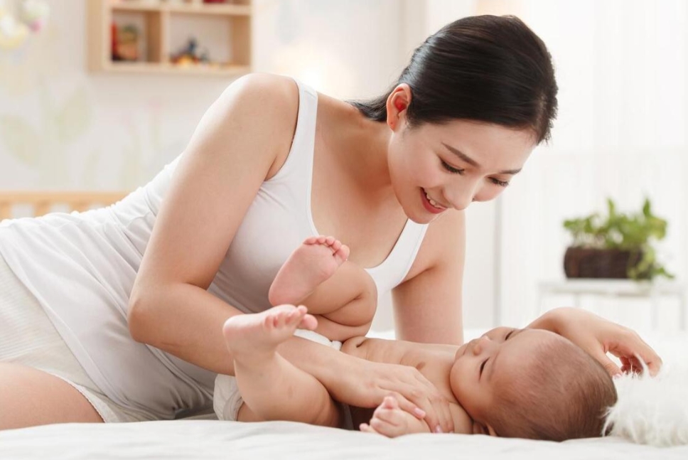 北京昌平，女子婚后嫌弃丈夫，抛下5个月女儿消失不见。女孩被奶奶辛苦养大，23年后