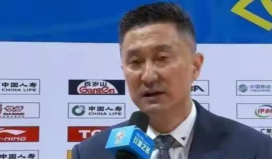 杜锋把自己的路都堵死了——在CBA联赛广东宏远对吉林男篮的比赛中，吉林男篮因流感