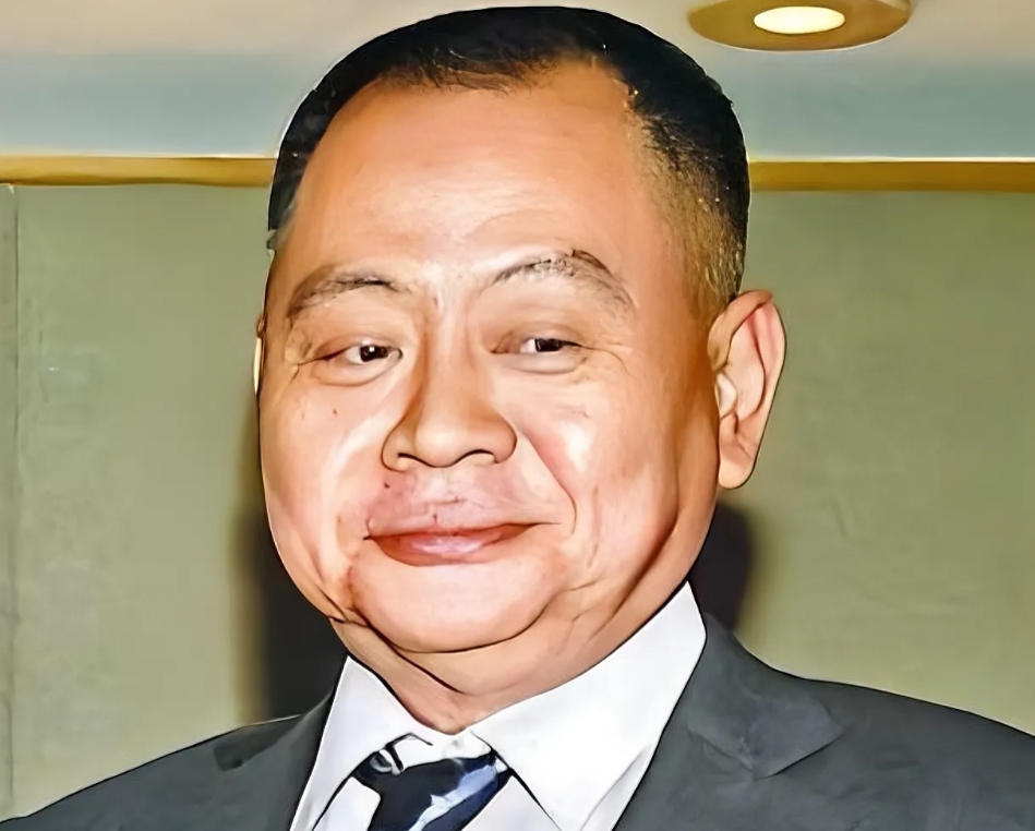 大S的父亲徐坚

大S的父亲徐坚，他有三个孩子，大女儿是徐熙娴，二女儿徐熙媛就是