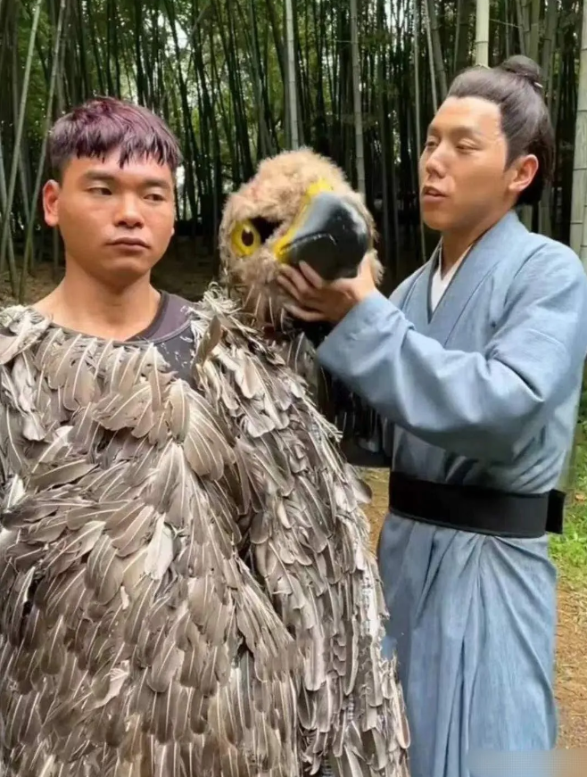 一天800块管盒饭，让你演雕，你愿意干吗？