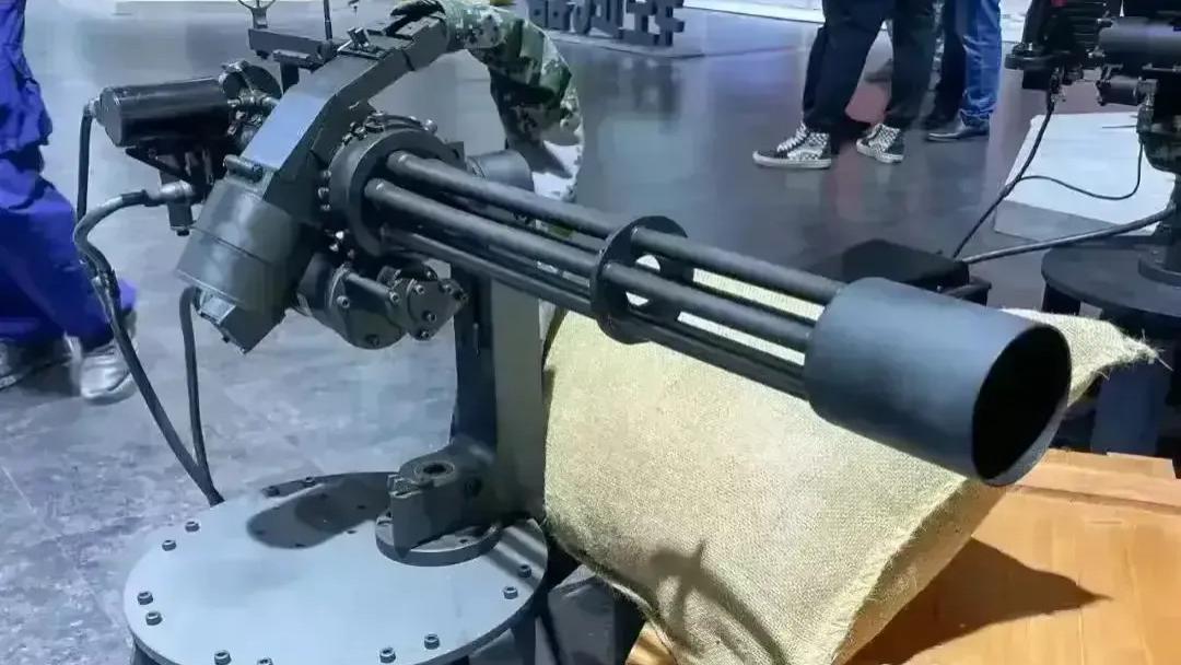 直20舱门机枪升级势在必行：借鉴国际经验，提升我国直升机作战能力