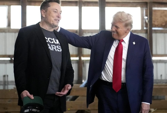 谁也别想离间我们哥俩！据德国新闻电视频道网站2月15日的消息，美国总统特朗普对那