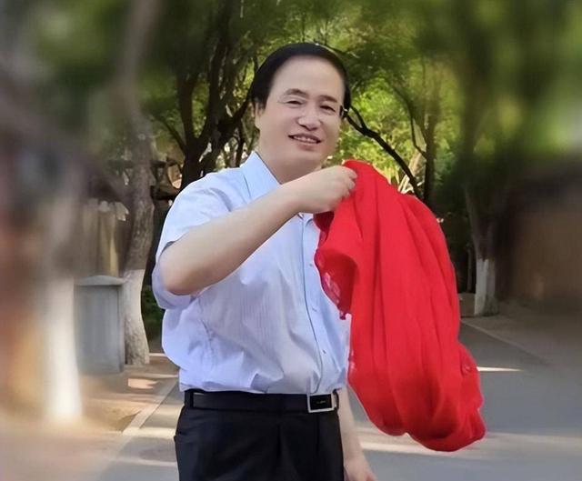 曾被央视力捧，名气超宋祖英，被绿后闪婚小鲜肉，现住农村很平凡（被央视表扬的艺人名单）-第16张图片-九妖电影