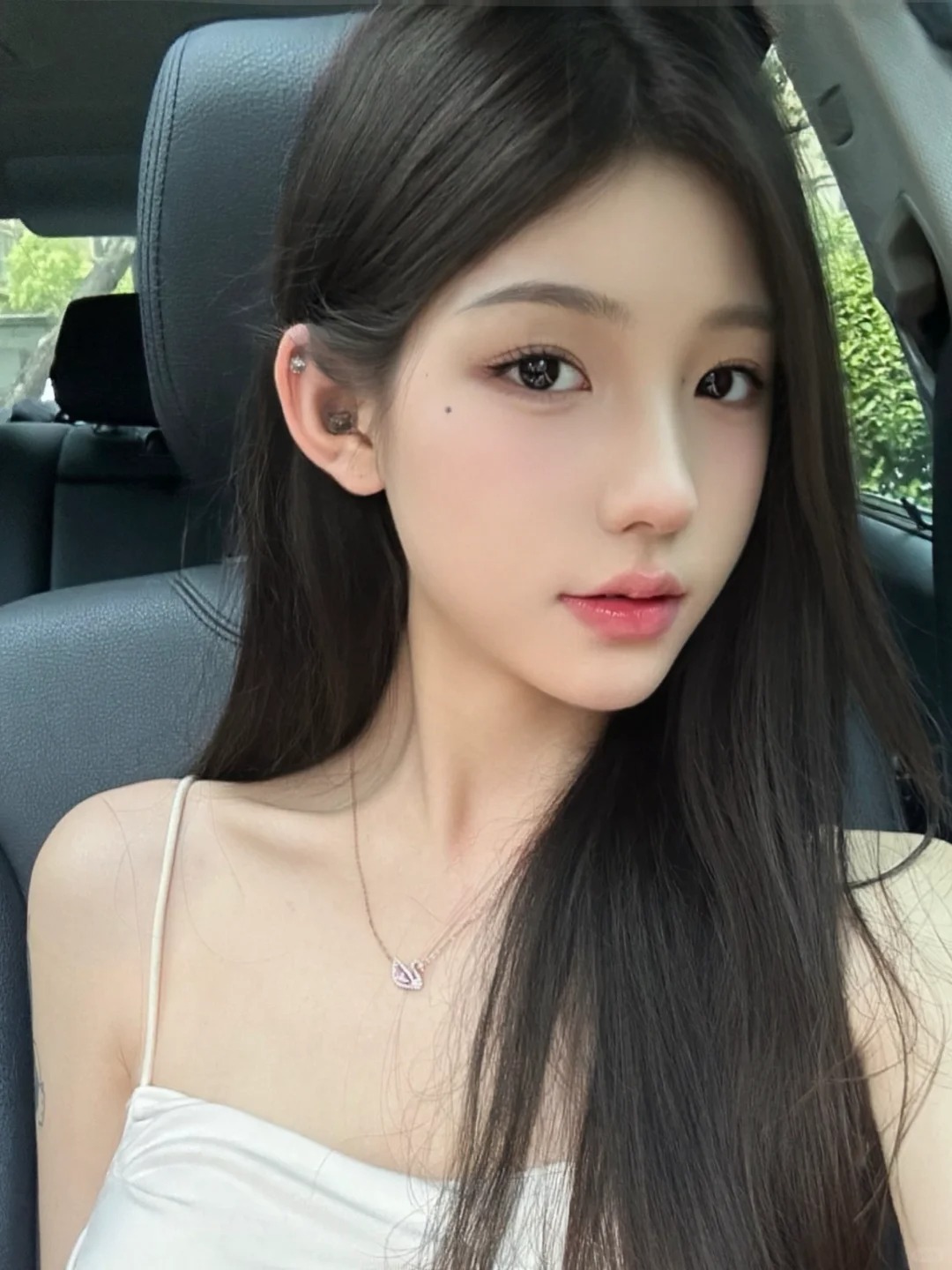 韩气十足的绒感漫画眉
在柚子美学把最适合我的眉毛焊在脸上啦！
