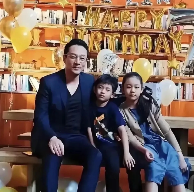 或许
小曲的往后余生，都会生活在自责当中。姐姐去世头一天，她发布了一个跟自己老妈