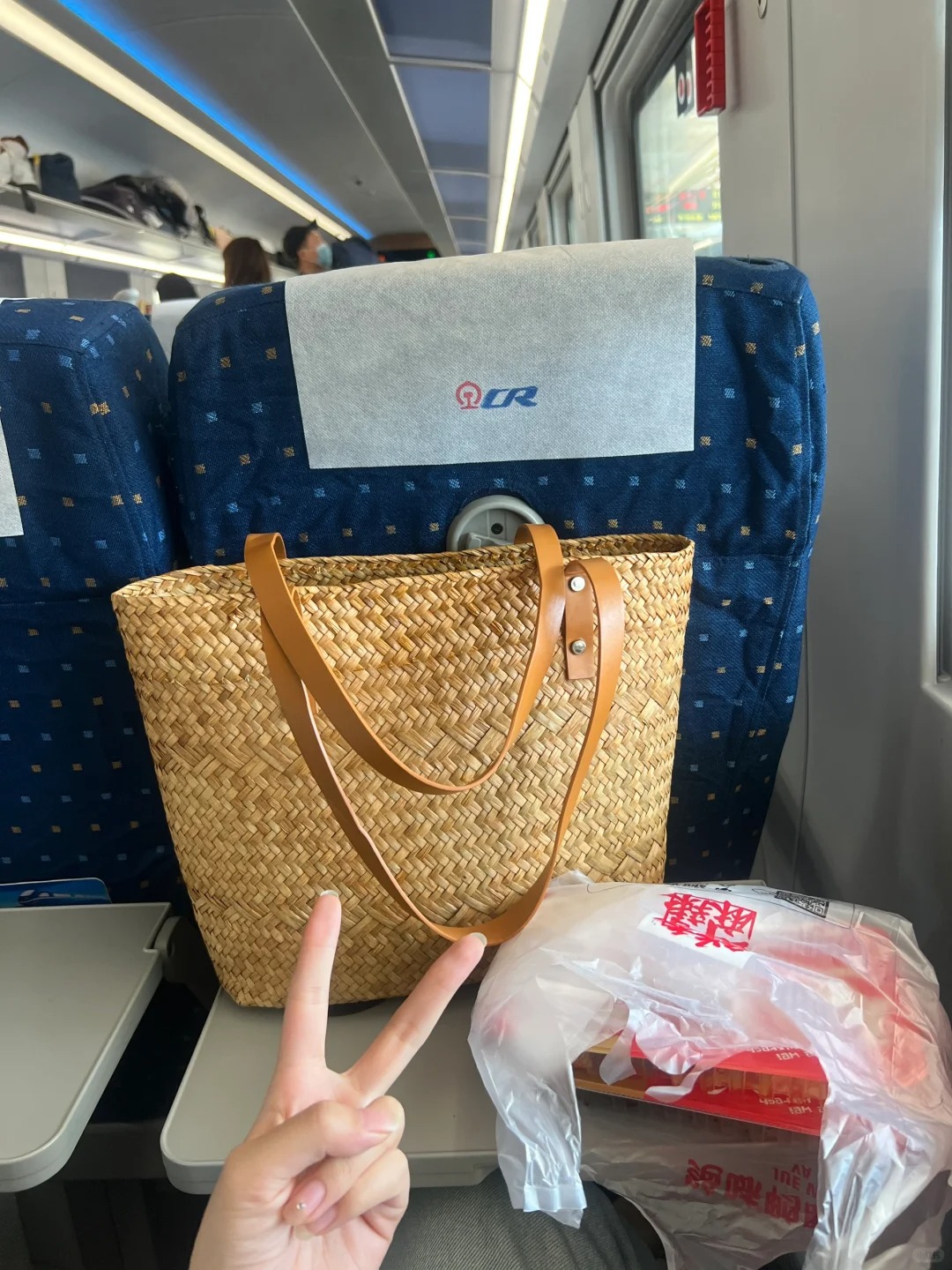 马上到昆明！！！我巨听劝！！！！
求个本地人推荐推荐昆明本地好吃 好玩 好拍的！