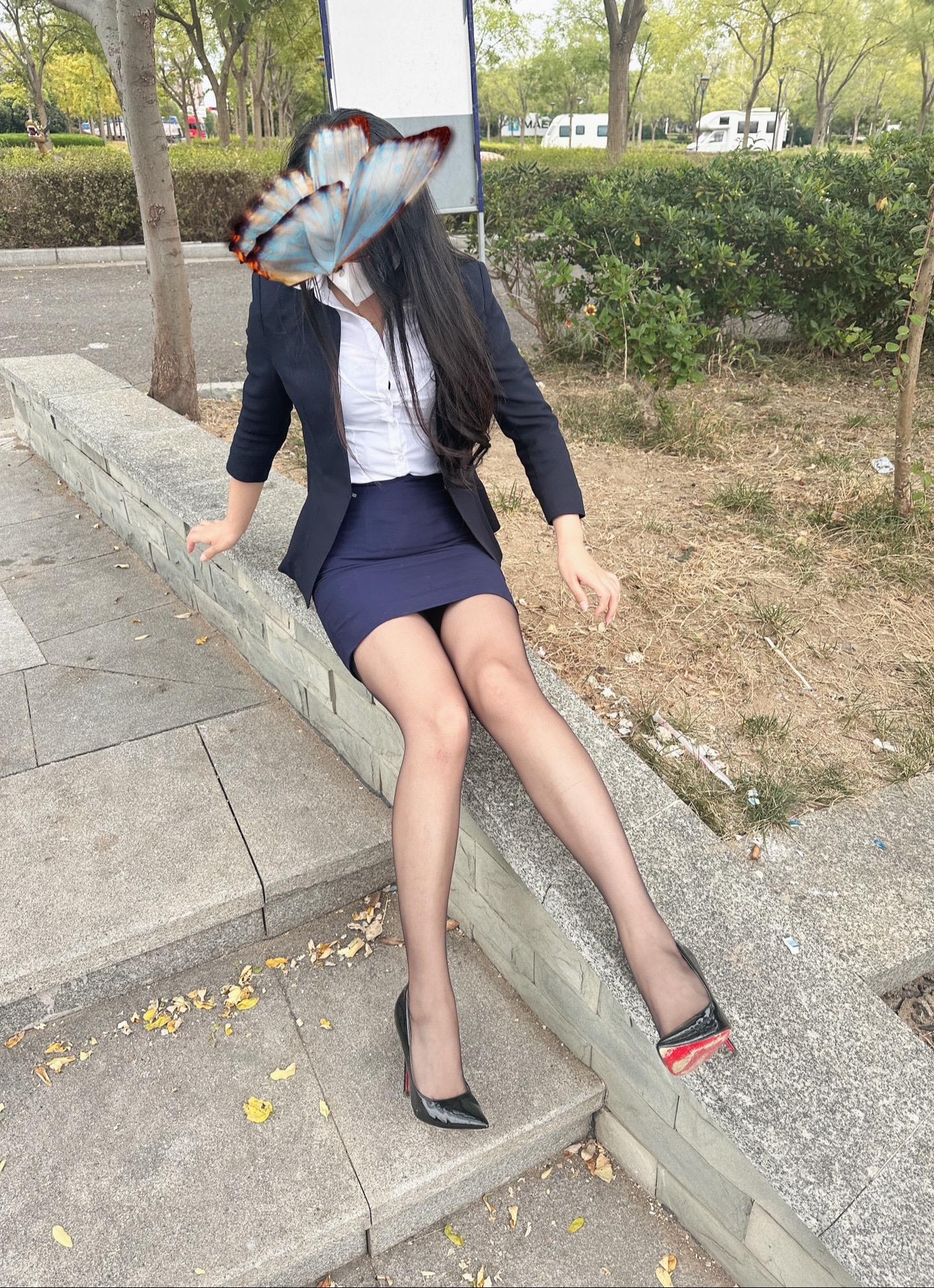 像我这样的秘书，你一个月工资开多少？