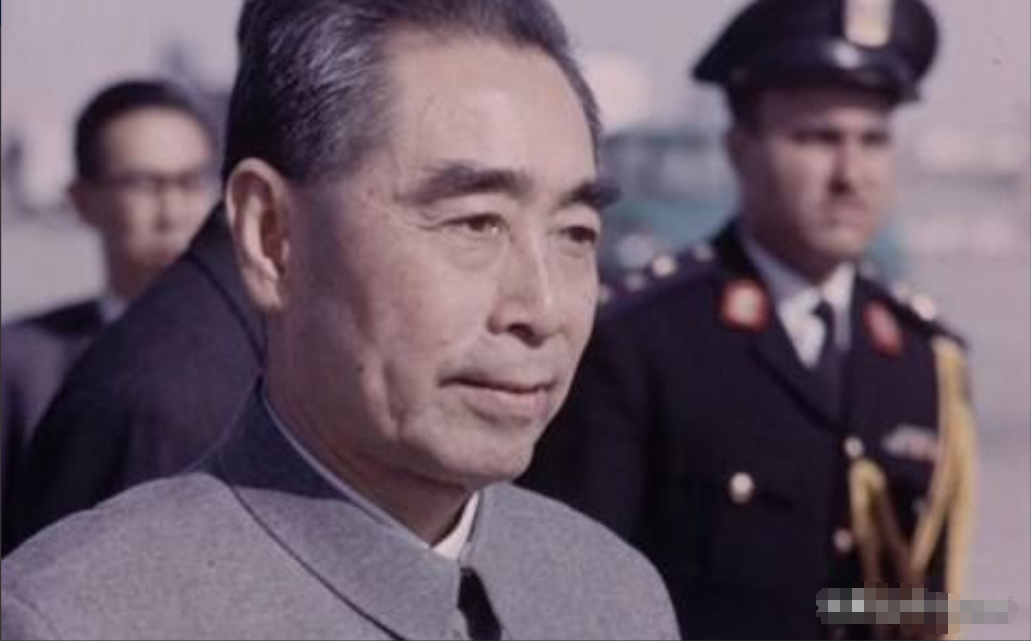 1976年1月8日，周恩来病逝，这一天，秘书赵炜接到医院的紧急电话，得知总理情况