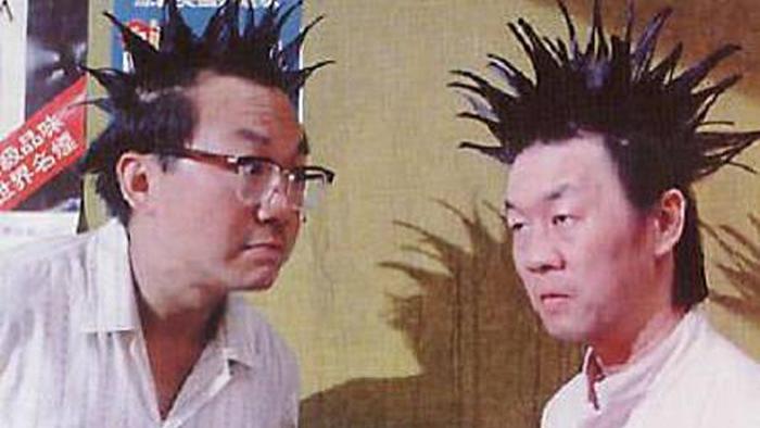 香港初代喜剧之王许冠文，咸片出道邵逸夫看扁，李小龙暴毙迎转机