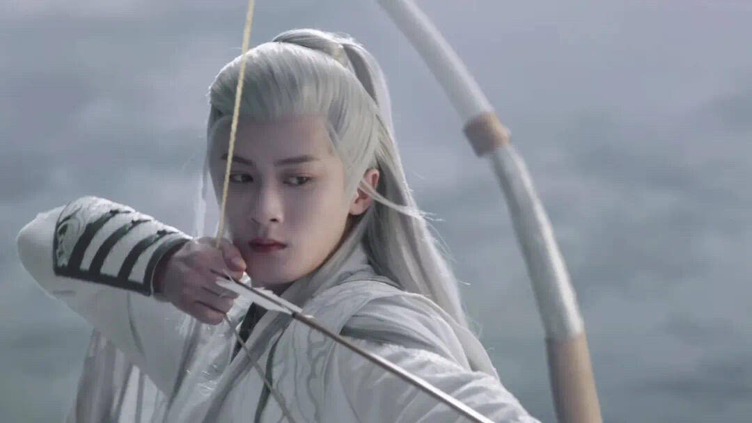 相柳从射杀丰隆开始就不带面具了