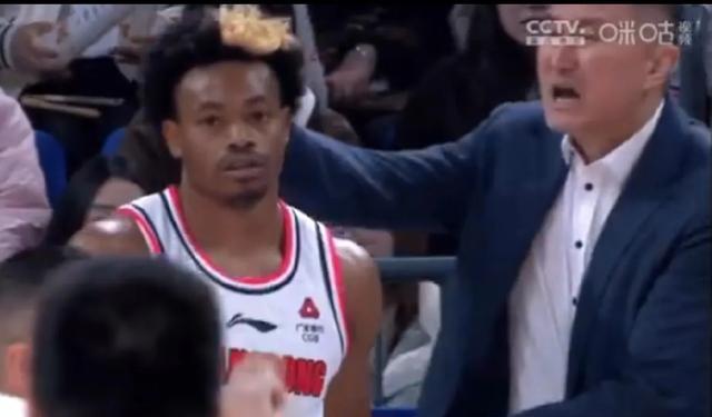 豪门底蕴！徐杰带4奇兵取胜，老莫沃特玩命，杜锋2度点名阿姆斯！