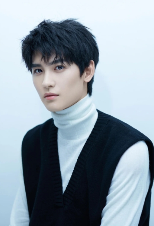 黄俊捷事业回升，时尚圈新宠，未来可期！