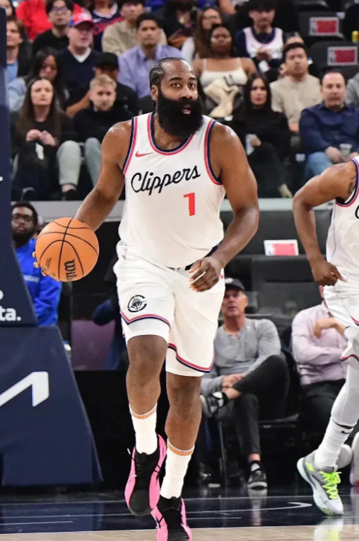 彻底坐不住了，快船104-128不敌火箭，基本认清这5个人

1，祖巴茨：快船三