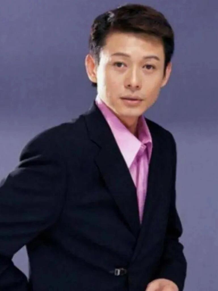 程前，事业有成，家庭幸福