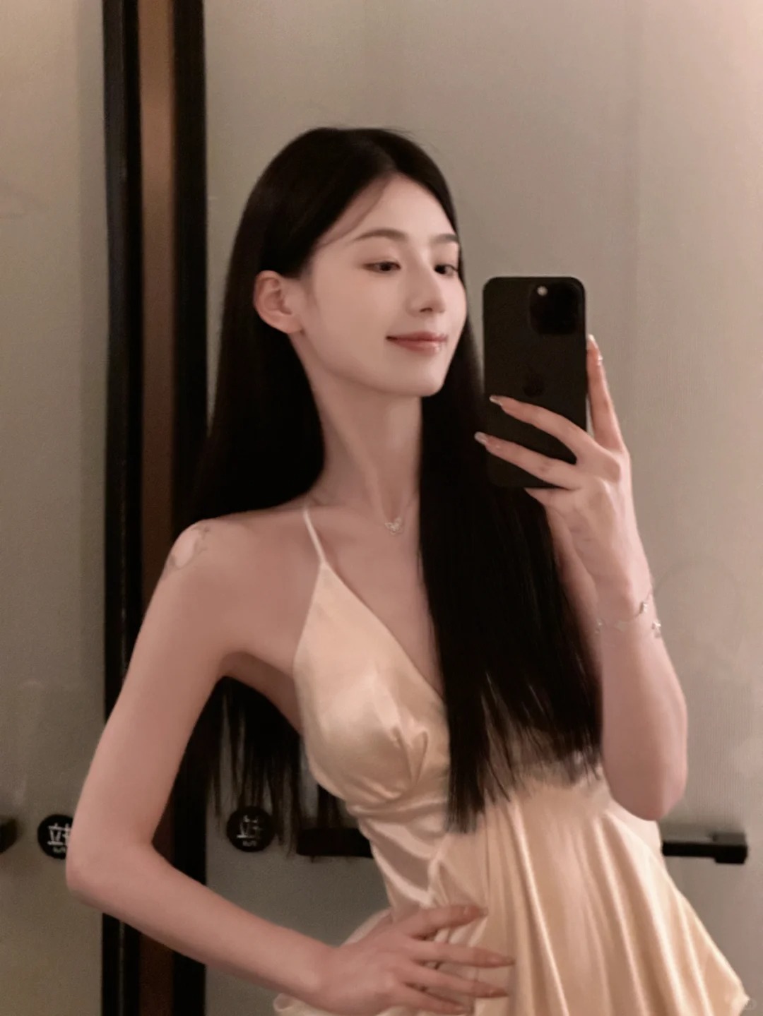 Golden hour🖤💛
静静享受夜晚的治愈时刻🫧