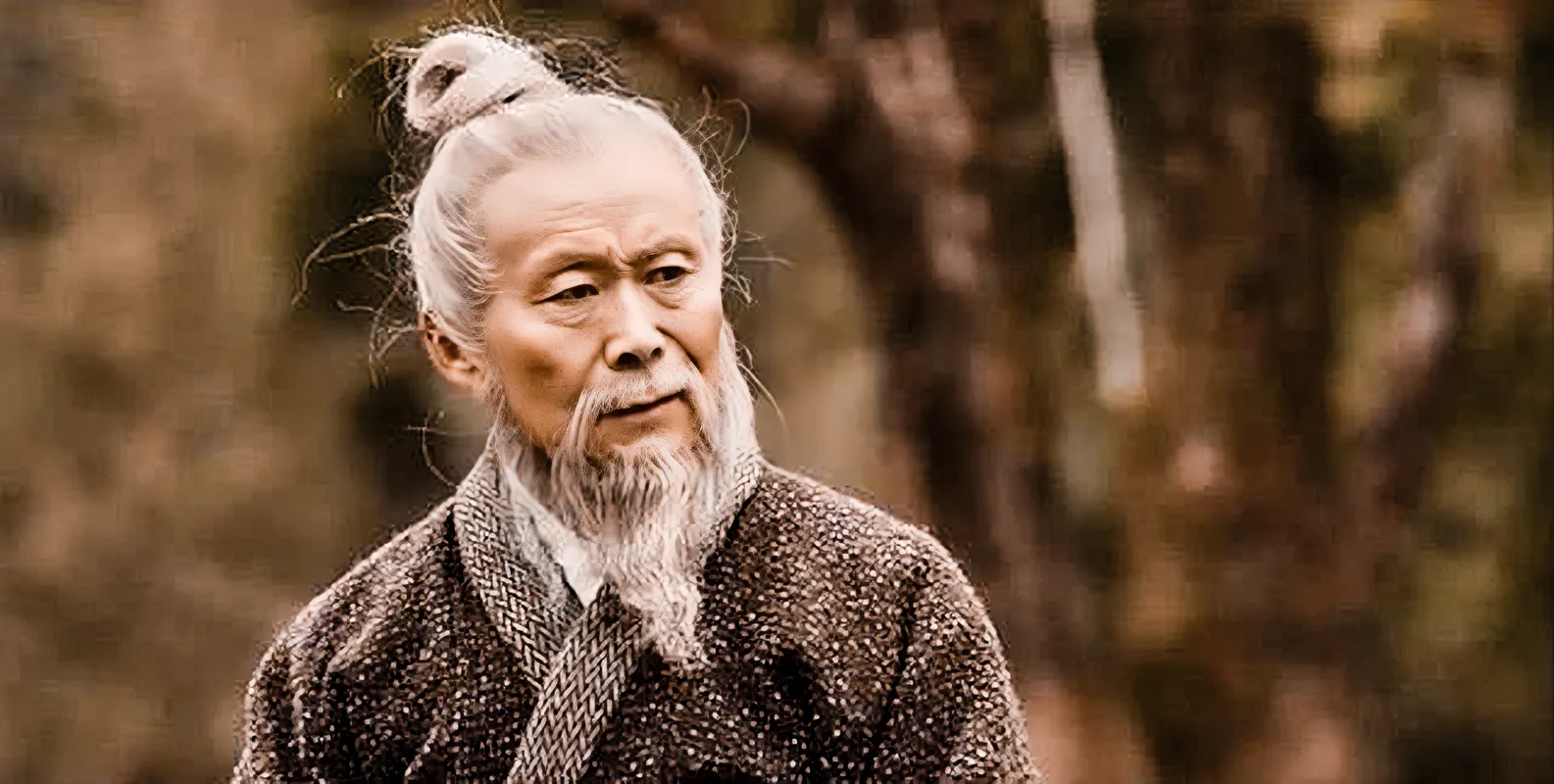清朝时有个老人坐马车进城，到崇文门守城士兵例行检查，发现这老人一动不动都没气儿了