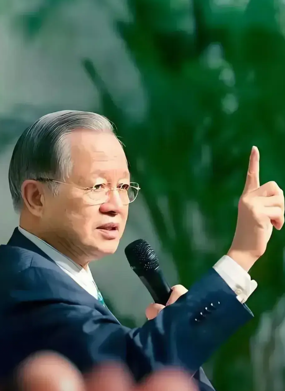 民国十三大汉奸结局
1	，汪精卫，浙江人，在日本病死，终年62岁	
 
2	，陈