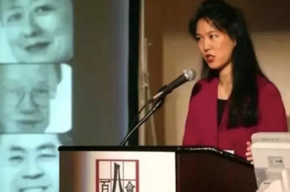 2004年，戳穿南京大屠杀真相的张纯如，在车内身亡！当时大家都认为她是自杀，谁知