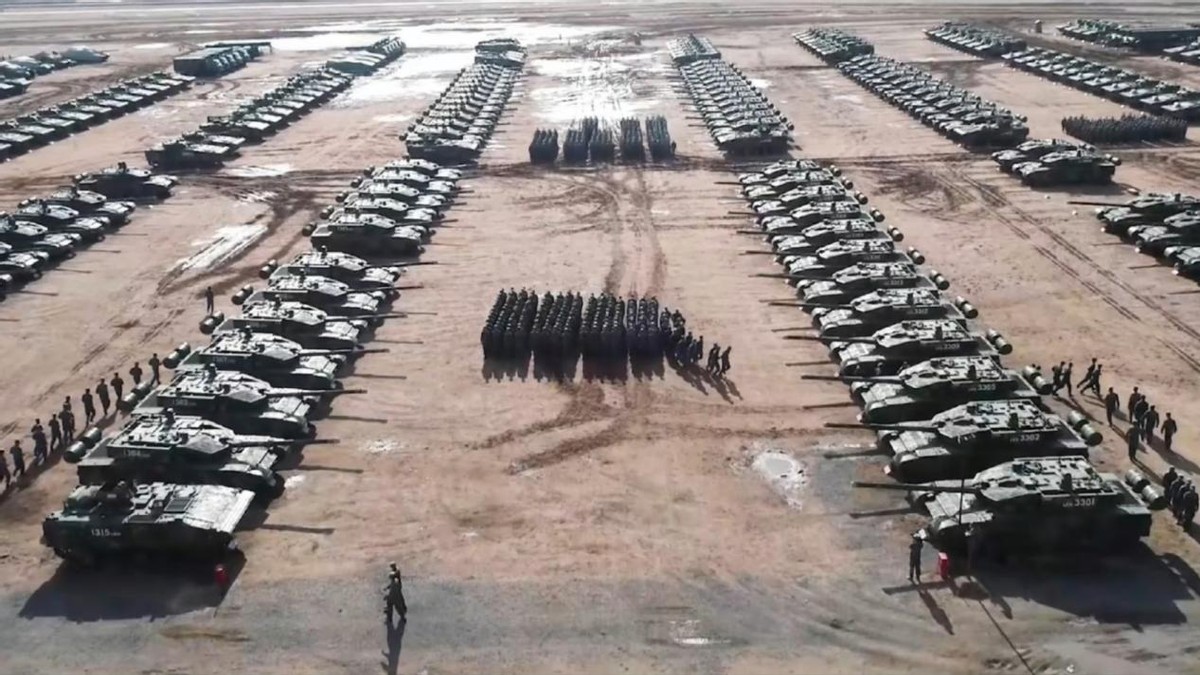 解放军当前拥有13个新编集团军, 一个集团军究竟有多少兵力?