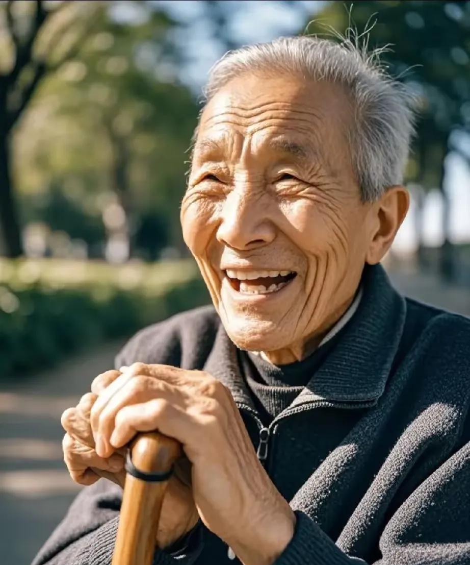 人到老年有十句话要说：
一、人老了就得死，不死也得死。该吃吃，该喝喝，啥也不用想