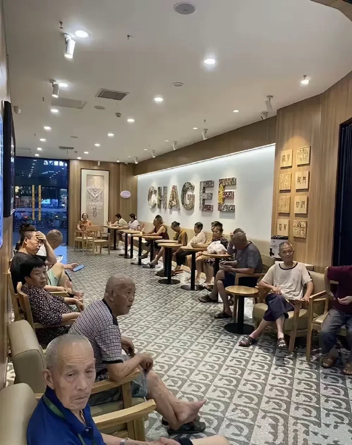 看看这个社会呀，这就是免费的下场！ 