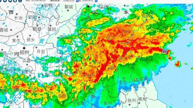 紧急！暴雨重点指向四川，紫黄雨区现，川江汛情忧