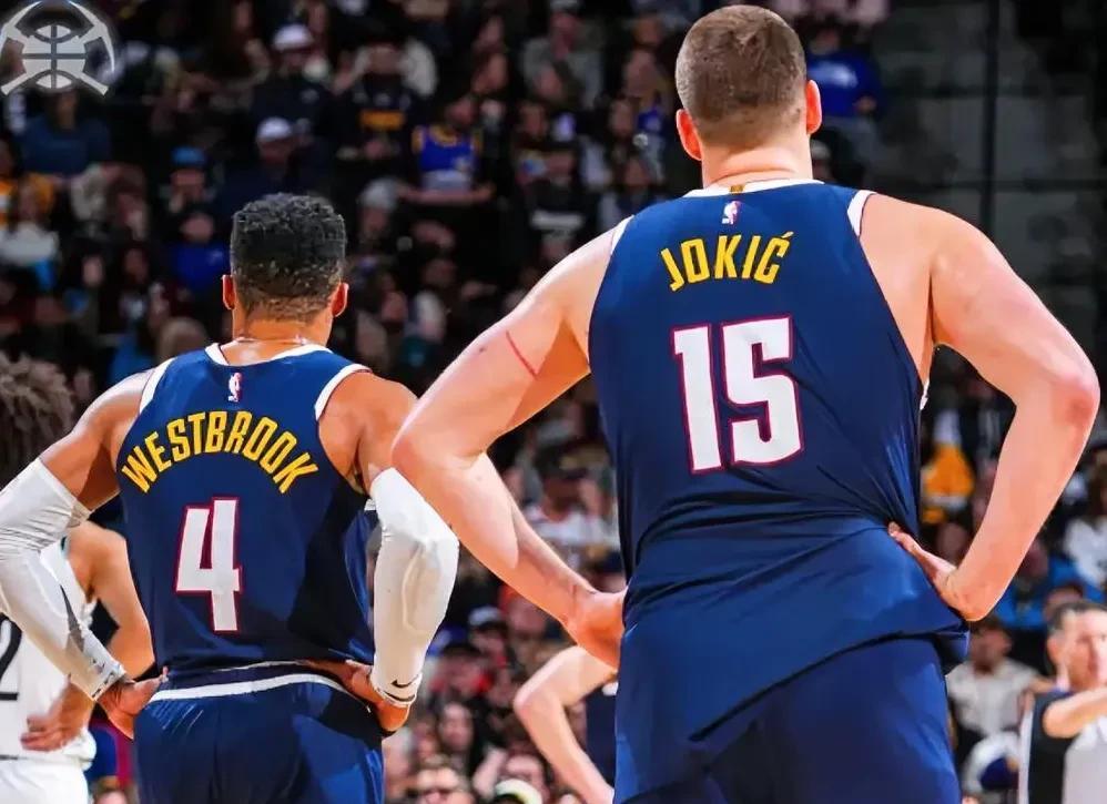 打开手机，NBA传来这2大疯狂赛果，有掘金，有雄鹿，分别是——
1、掘金112-