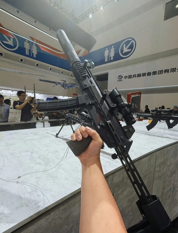没有哪个男生可以拒绝武器的魅力吧