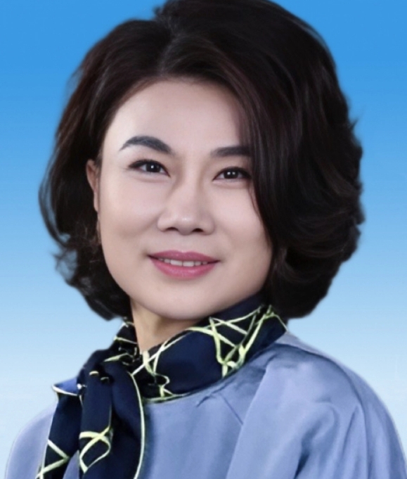 主持人问董明珠：“你身价百亿，为何却与自己的亲哥哥形同陌路，20年不联系呢？”董
