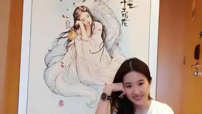 37岁刘亦菲“私宅”曝光，与猫狗为伴，全屋低调温馨，没一丝俗气