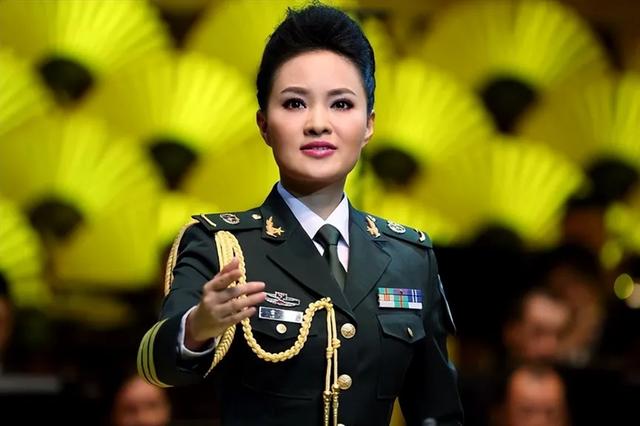 她是第一位博士级歌唱家,12次荣登春晚,丈夫的身份更是深藏不露(中国第一个音乐博士后)-第6张图片-九妖电影 她是第一位博士级歌唱家,12次荣登春晚,丈夫的身份更是深藏不露(中国第一个音乐博士后)-第6张图片-九妖电影