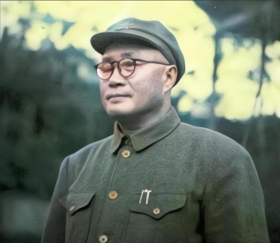 刘伯承元帅曾跟一帮高级将领唠叨过：“没有毛主席的调度，你们以为能打出什么战绩？”