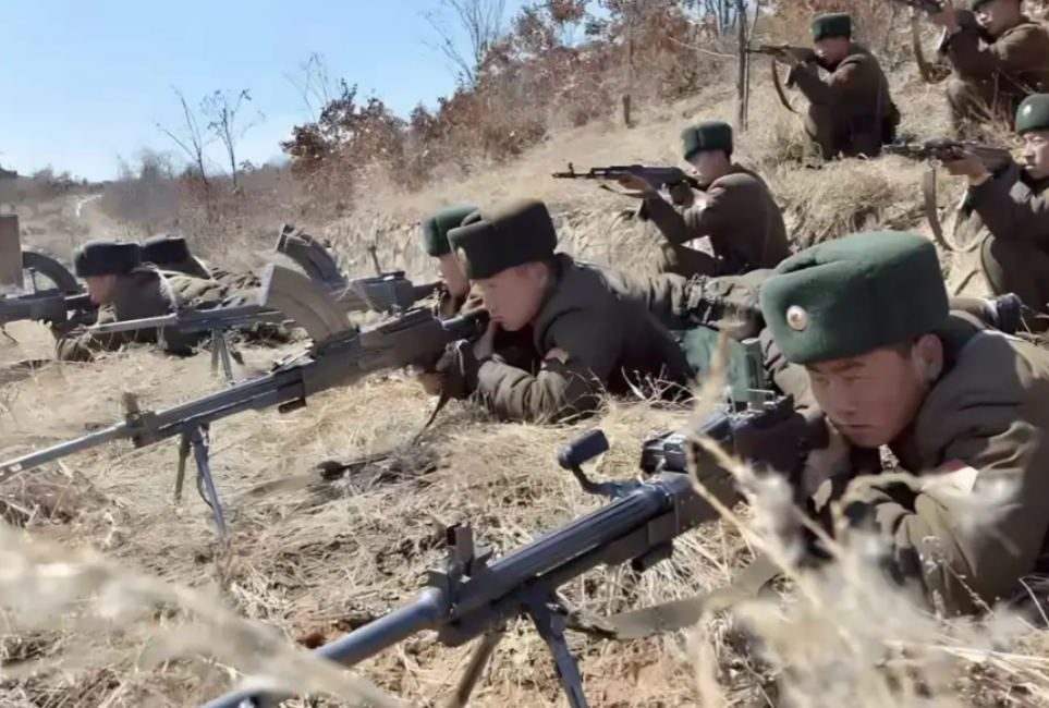 俄议员承认朝军参战，穿雷区灭300乌军，不留活口，朝军一战成名！

俄杜马国防委