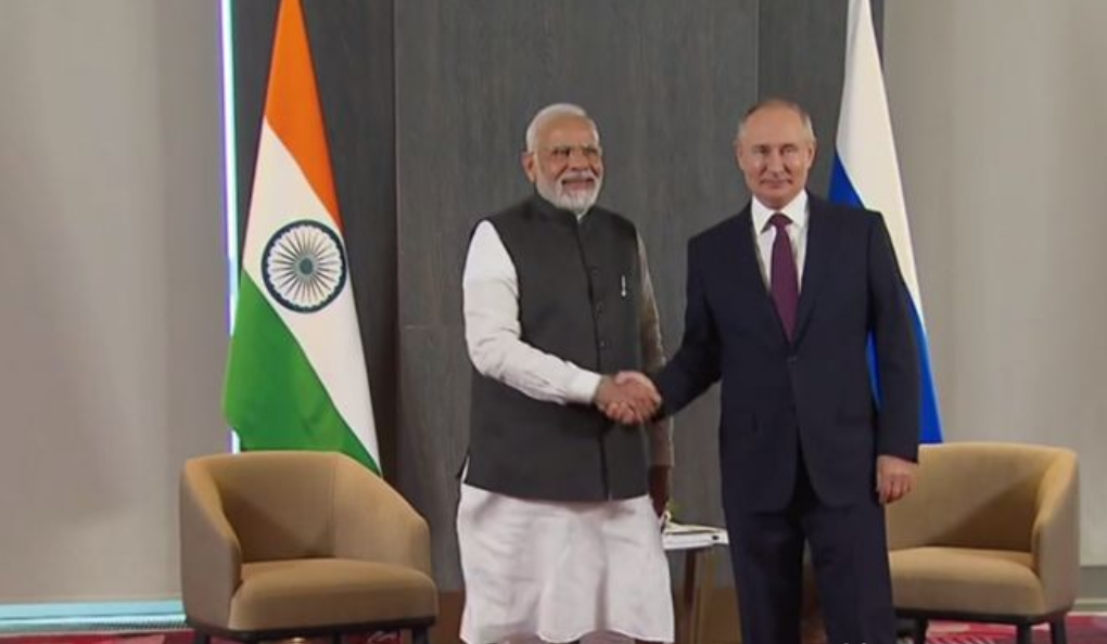 印度总理前往莫斯科会晤普京，确保克里姆林宫不会倒向自己的对手

《华尔街日报》7