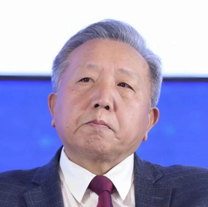 知名经济学家吴晓求，这番话大胆而直接，说出了很多人不敢说的心声！ 吴晓求说:地产