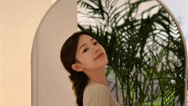 陈瑶超美及膝长筒靴身材真棒