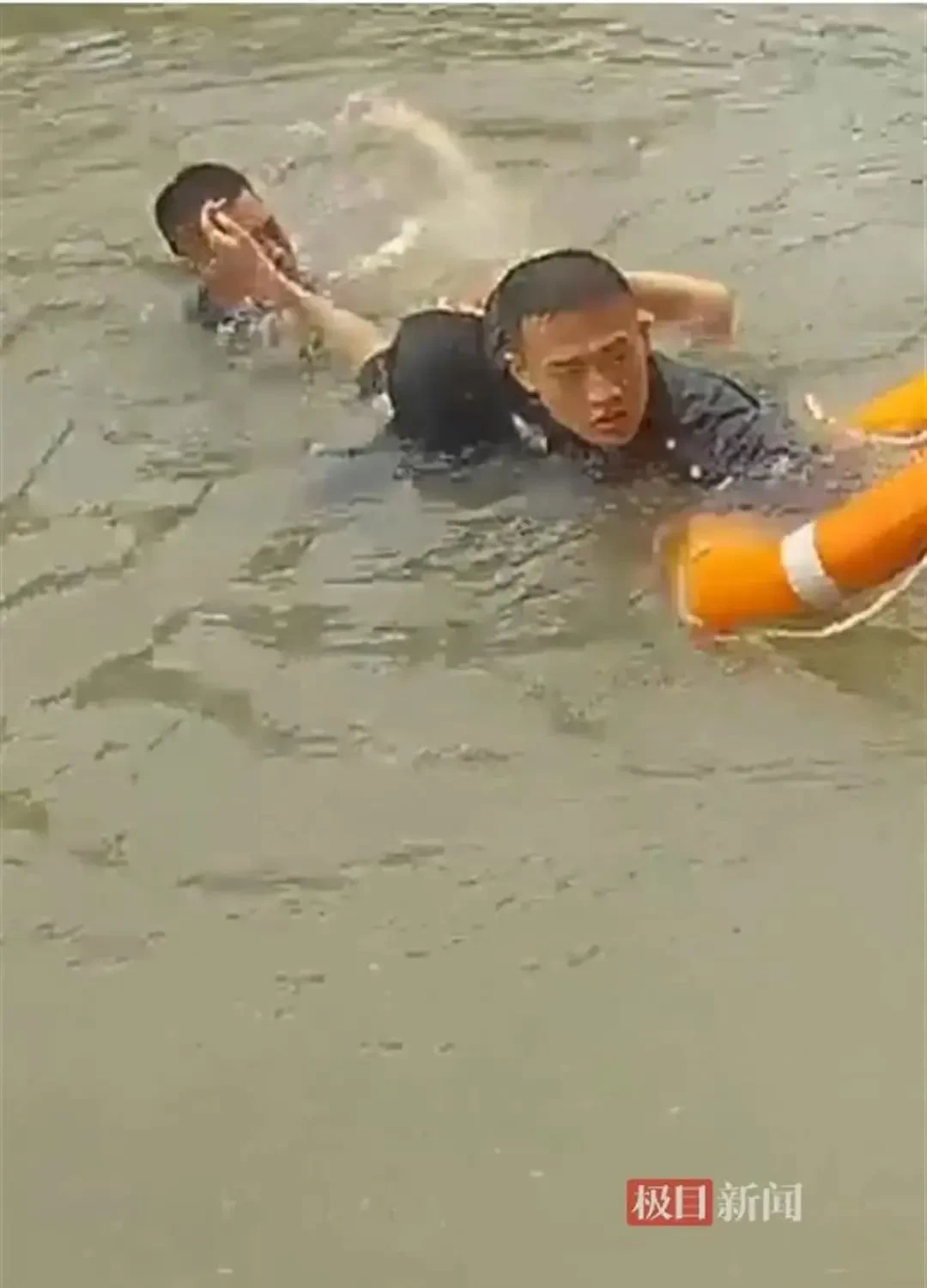致敬英雄！