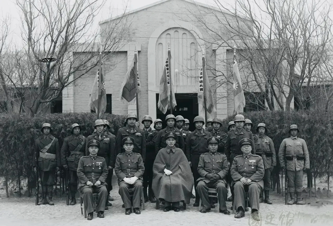 民国卅七年（1948年）三月九日下午二时三刻，国民政府主席蒋中正飞抵徐州视察；次