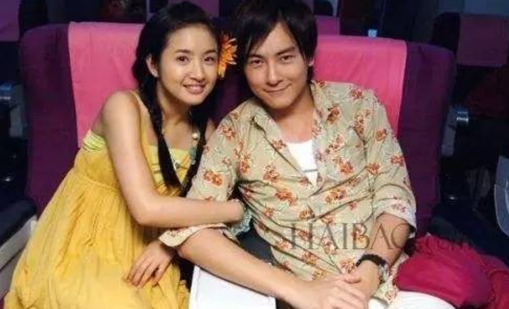 李静：你对林依晨动过心吗？

郑元畅：很多次诶，真的。

李静：你说的我假睫毛差
